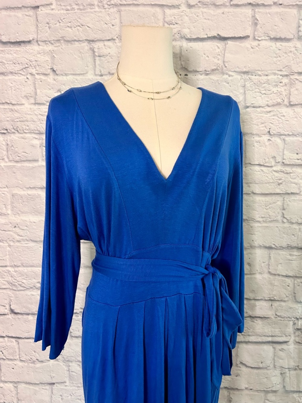Nicole Miller Lapis Blue Rayon V-Neck Midi Dress Belt Knit Flowy Office Siren - Picture 4 of 12